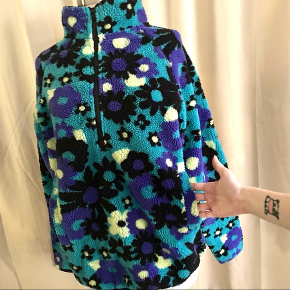 Urban Outfitters Fleece - Picture 5 of 16